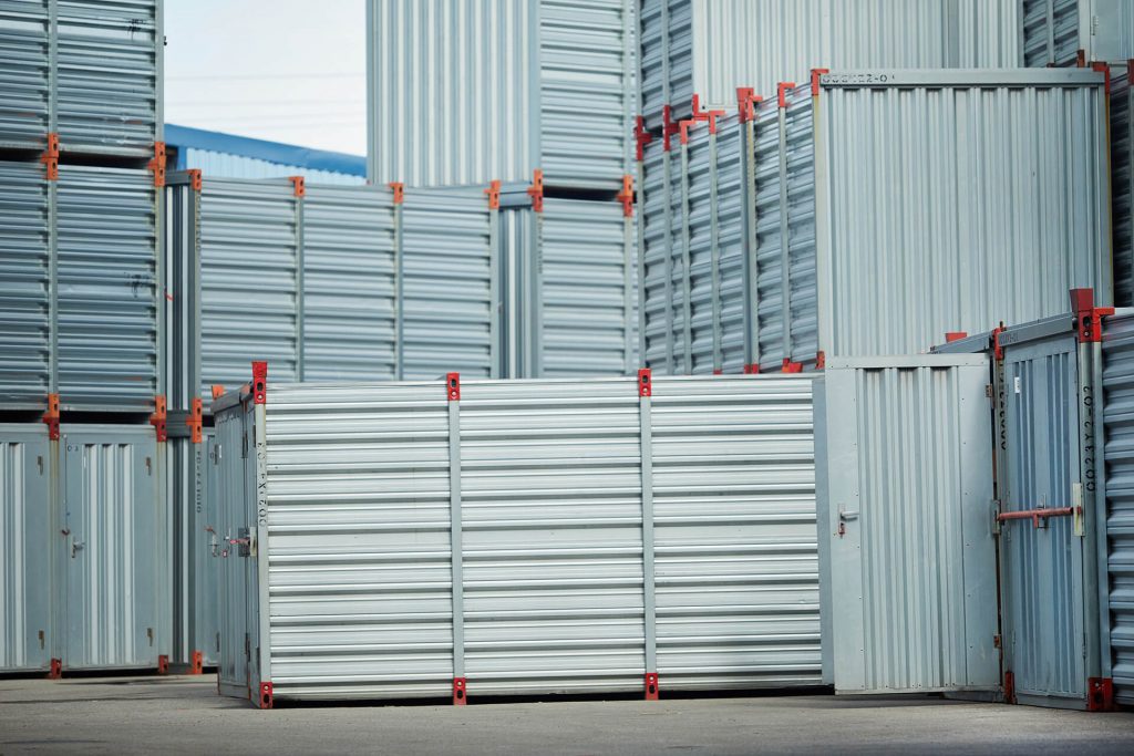 containers-with-cargo-P8CFLYM
